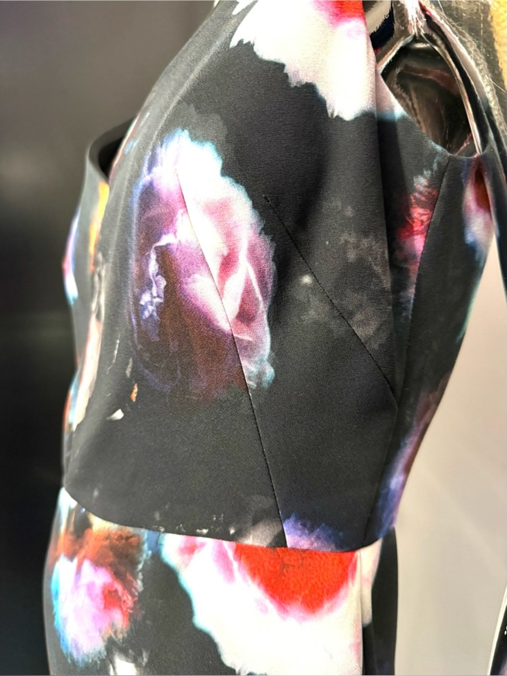 🏖️Summer Sale: Paul Smith Black sleeveless Dress with Multicolor Floral blots - Picture 7 of 8